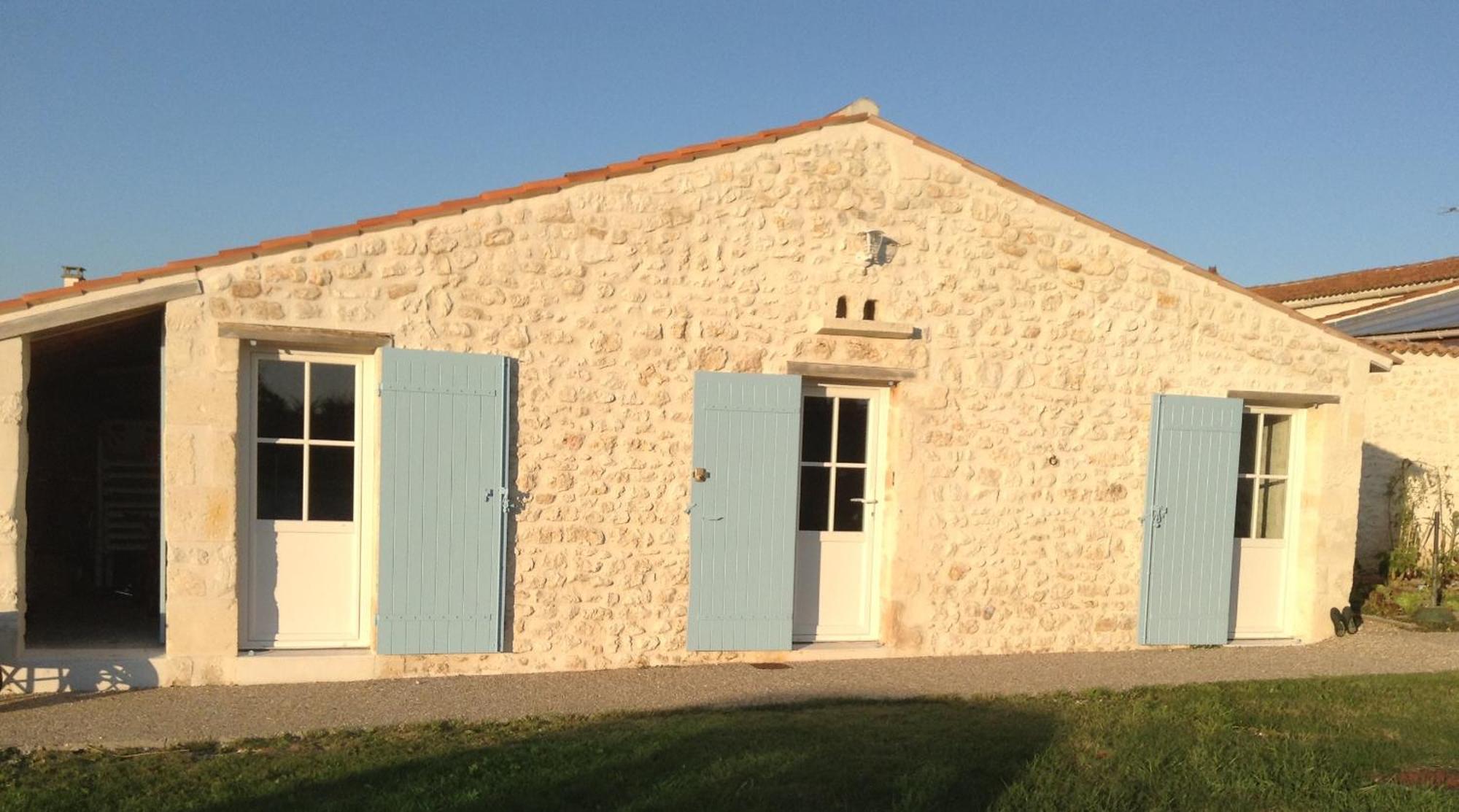 Le Domaine Des Aguins Guest House Saujon Exterior foto