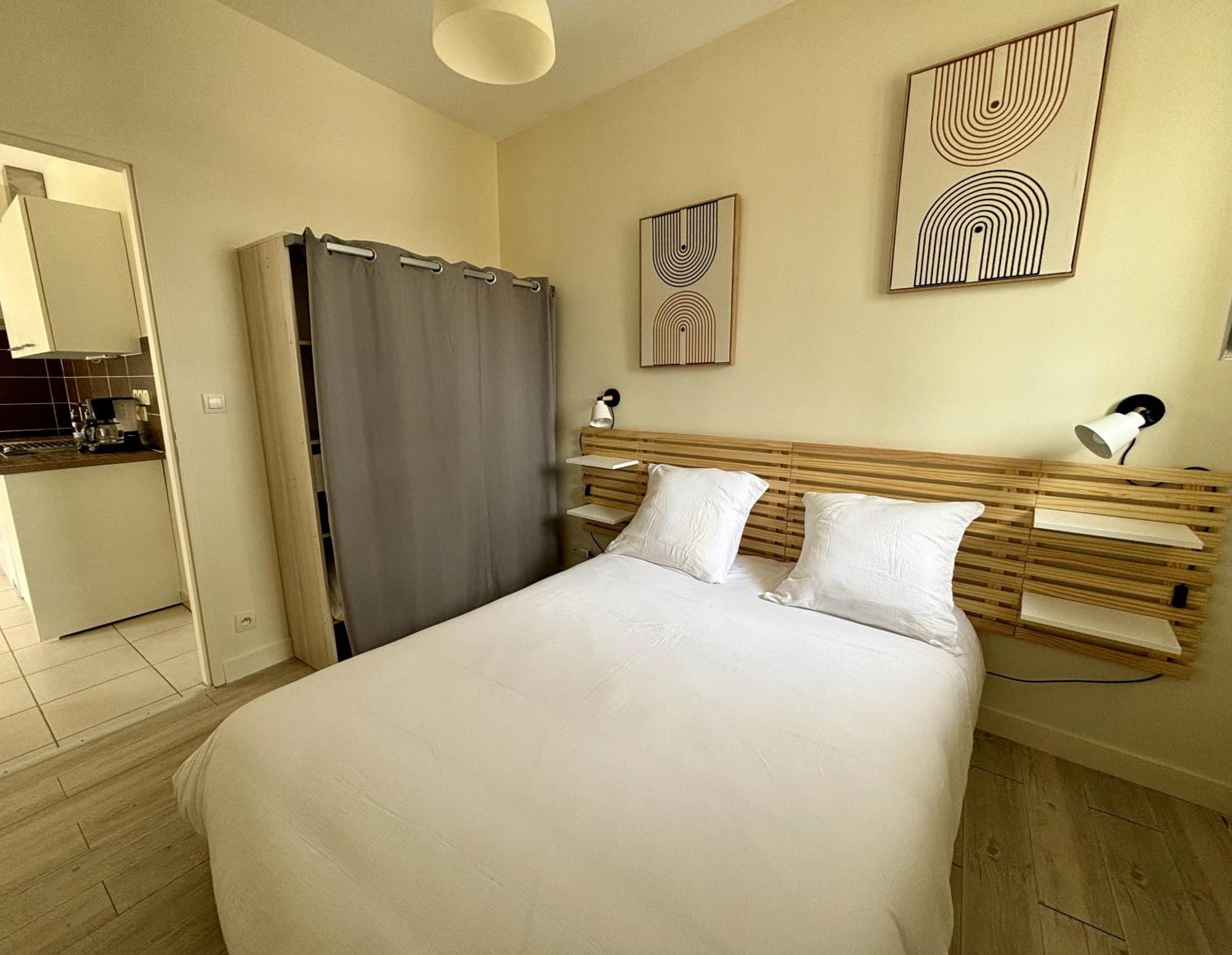 Le Domaine Des Aguins Guest House Saujon Exterior foto