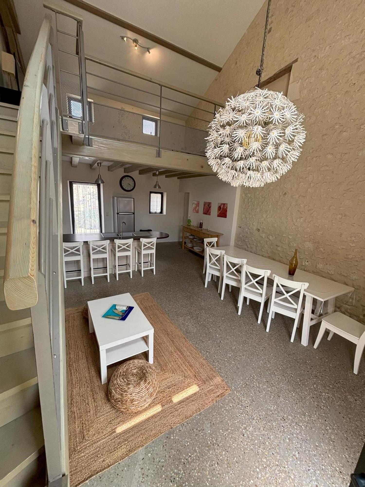 Le Domaine Des Aguins Guest House Saujon Exterior foto